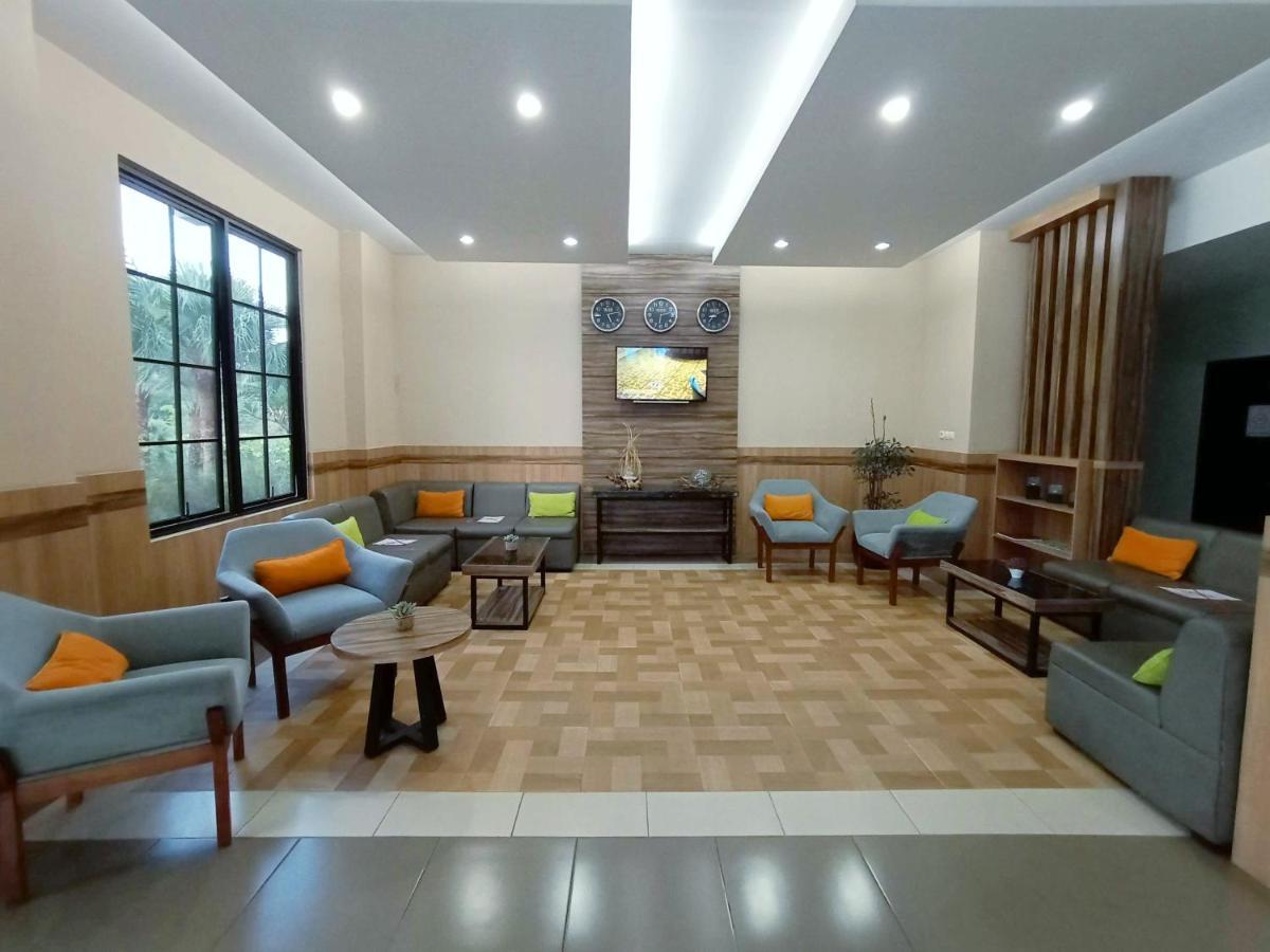 El Hotel Malang Exterior photo