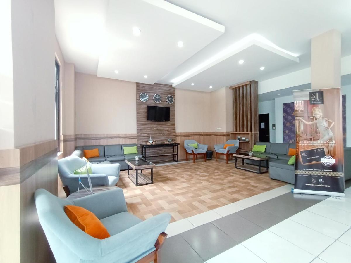 El Hotel Malang Exterior photo