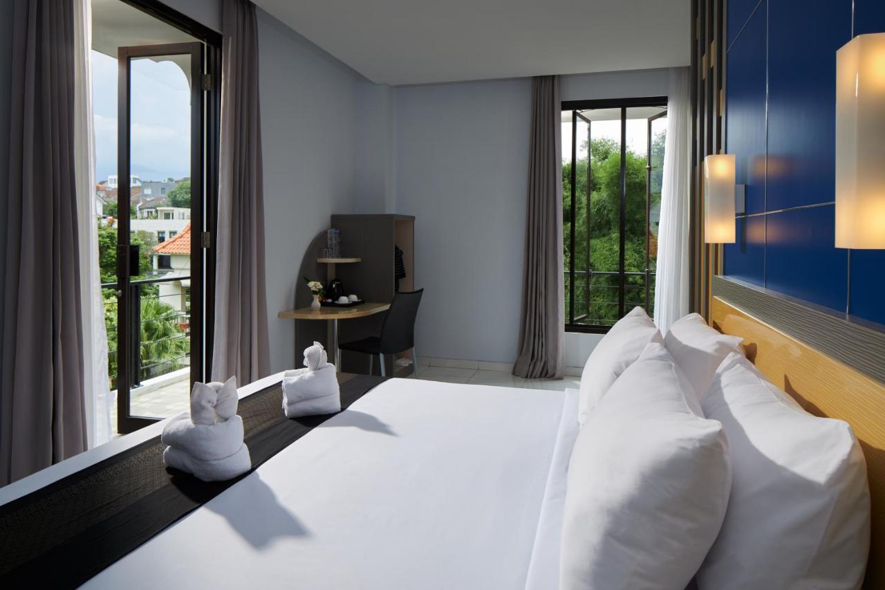 El Hotel Malang Exterior photo