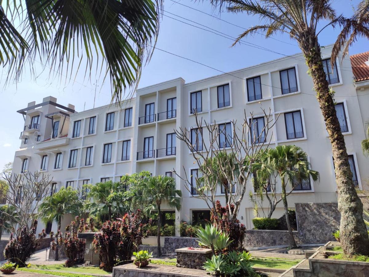 El Hotel Malang Exterior photo