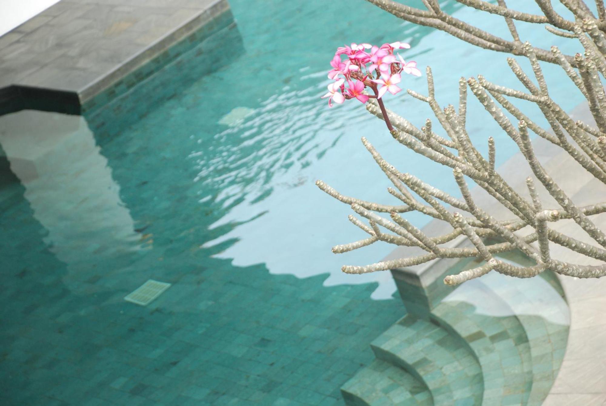El Hotel Malang Exterior photo