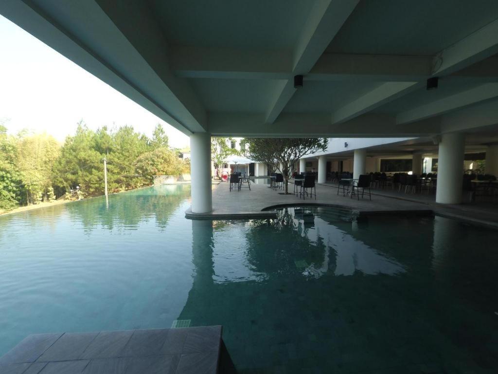 El Hotel Malang Exterior photo