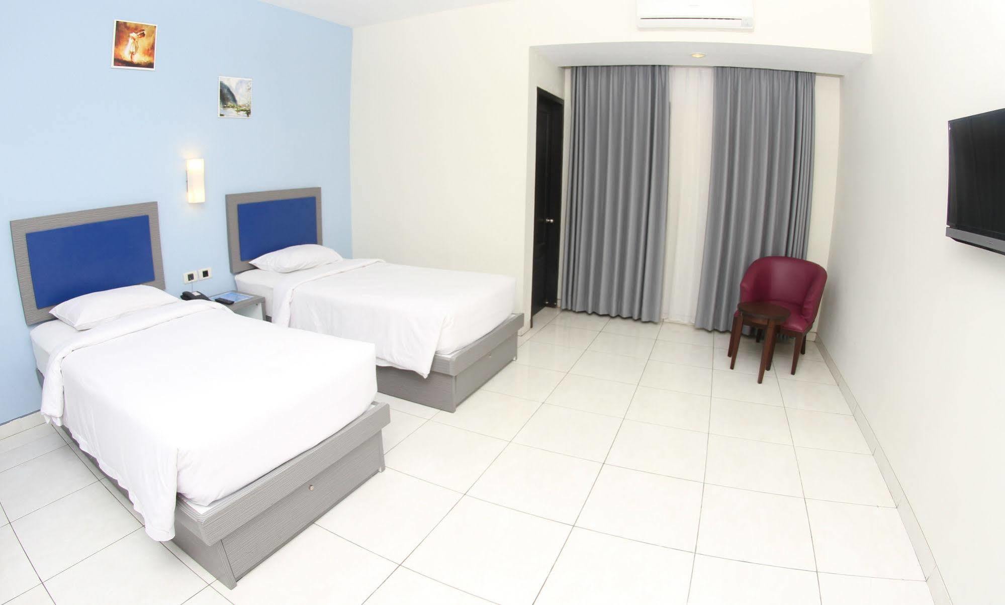 El Hotel Malang Exterior photo